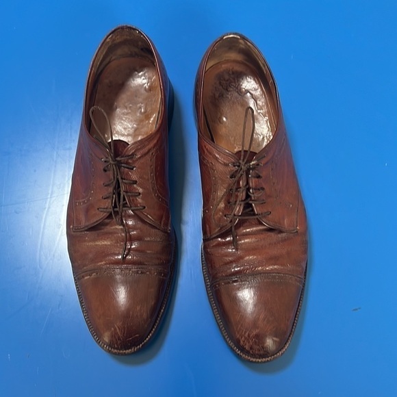 - Ferragamo Oxford Shoe. Good Condition. Size 10.5 main image 4